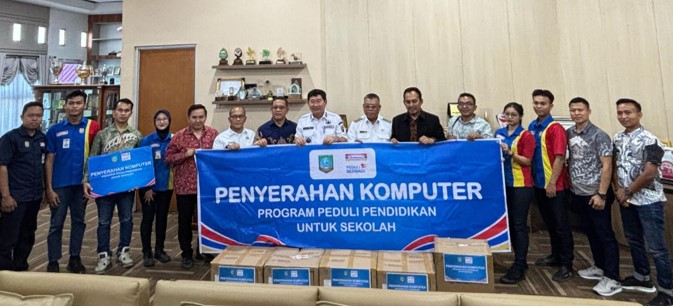 Tingkatkan Kualitas Pendidikan, Indomaret Berikan Komputer untuk Pemkab Belitung Timur